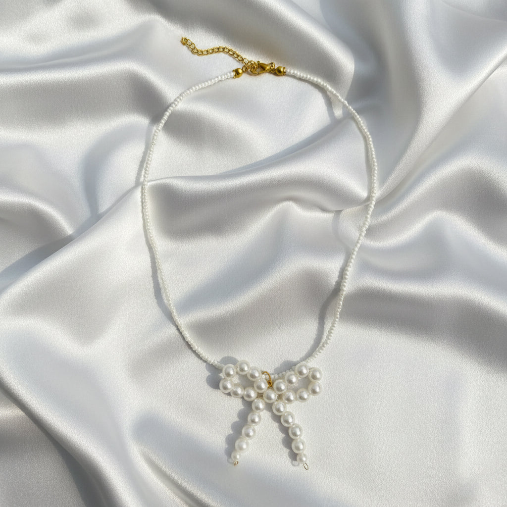 Aesthetic Korean Pearl Bow Choker | Handmade White Beaded Necklace with Anti-Tarnish Chain | Ideal Gift